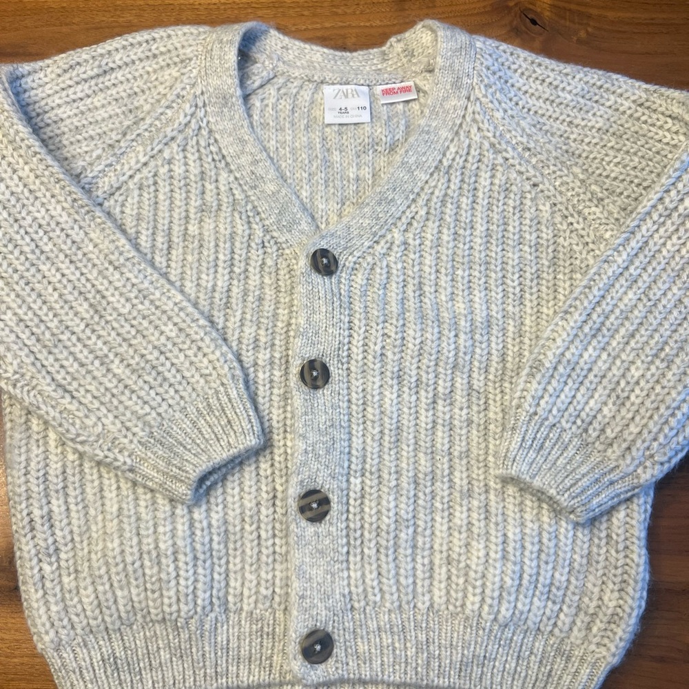 Zara Kids Size 4-5, Never Worn or Washed Sweater, Gray